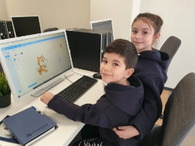 Kids learning scratch